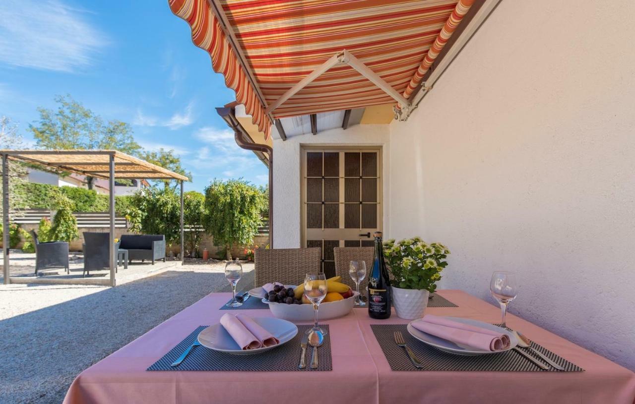 Cottage Nilda I Musalez Exterior foto